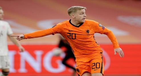 رسميا.. استبعاد فان دي بيك من المشاركة في يورو للإصابة